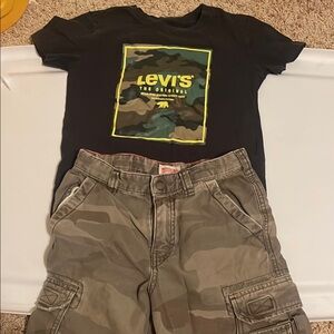 Levi's Black T-Shirt and Camo Cargo Shorts Set
